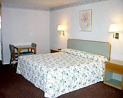King Bed Room-Arizona Florence Blue Mist Motel accommodations near Phoenix Tucson motel catering prisoner's families